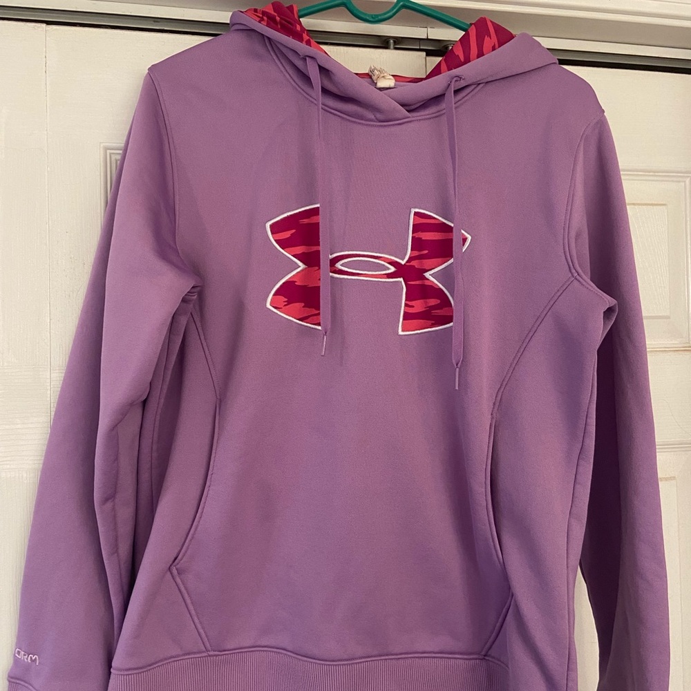 Under Armour women’s sweatshirt